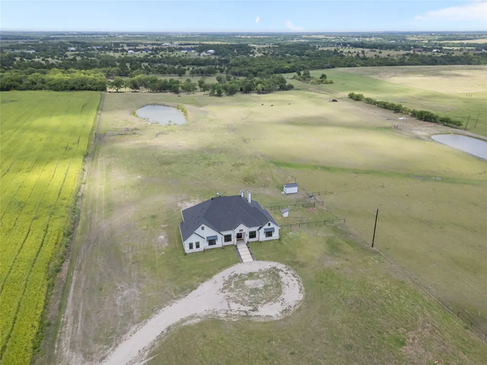 850 Cooke Road Ennis, TX 75119