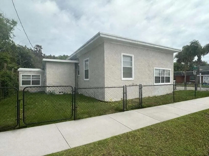 139 Alma Court Fort Pierce, FL 34950