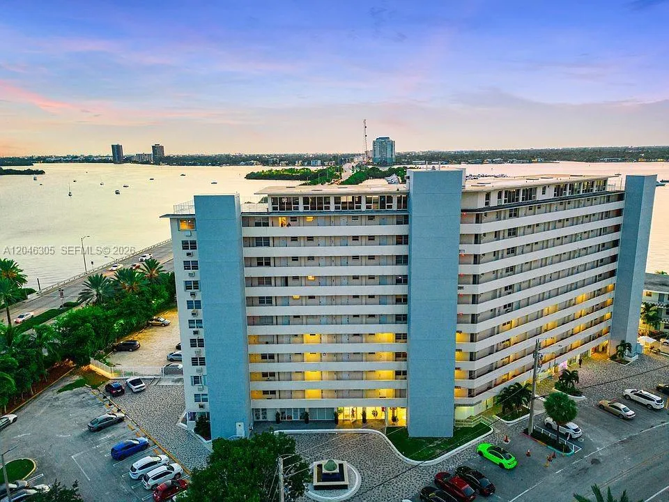 7904 West Dr #214 North Bay Village, FL 33141