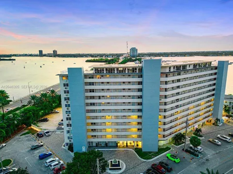 7904 West Dr #214