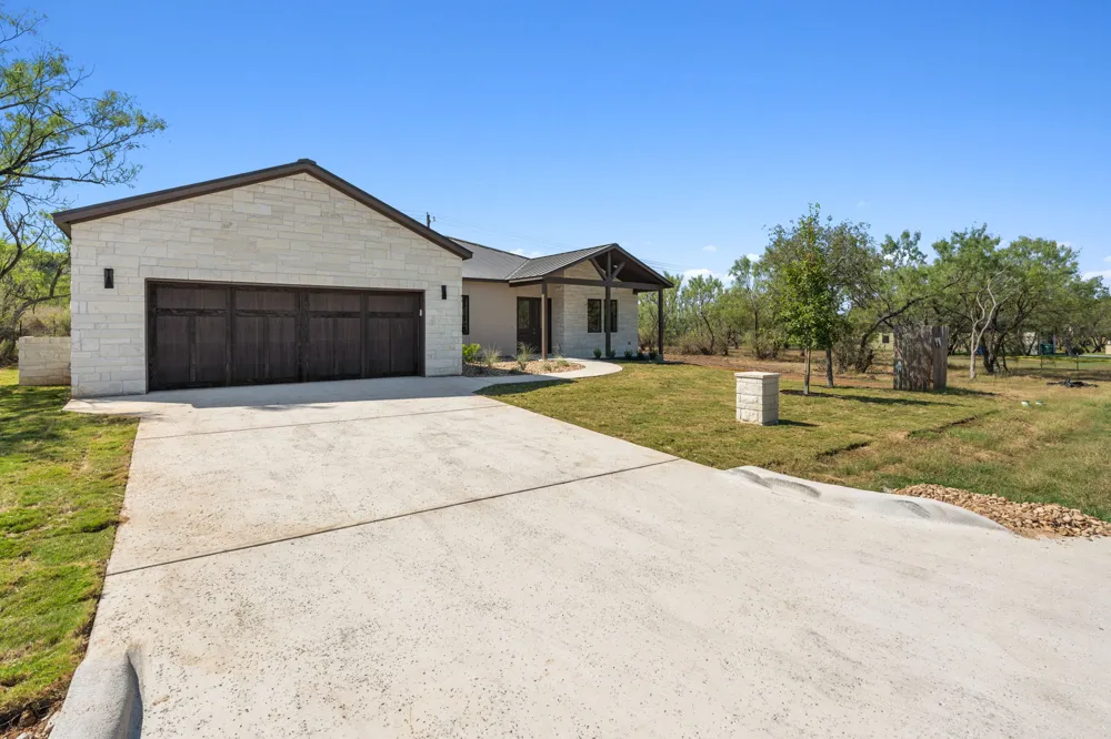 1399 Hi Circle S Horseshoe Bay, TX 78657