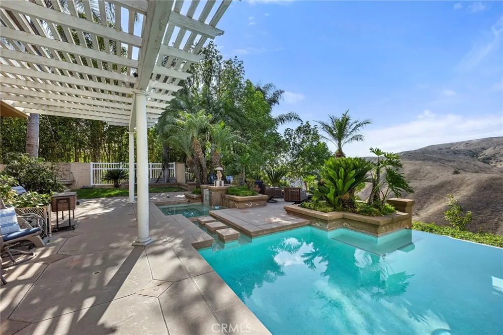 4890 Green Crest Yorba Linda, CA 92887