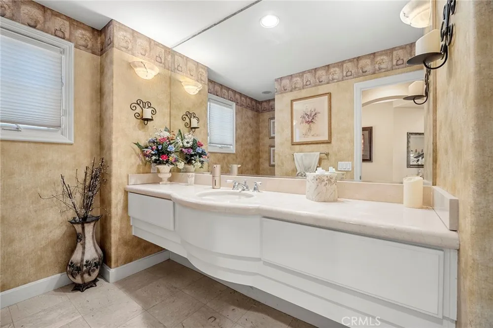 4890 Green Crest Yorba Linda, CA 92887