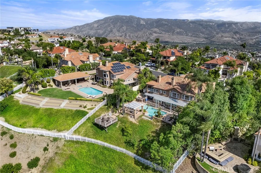 4890 Green Crest Yorba Linda, CA 92887