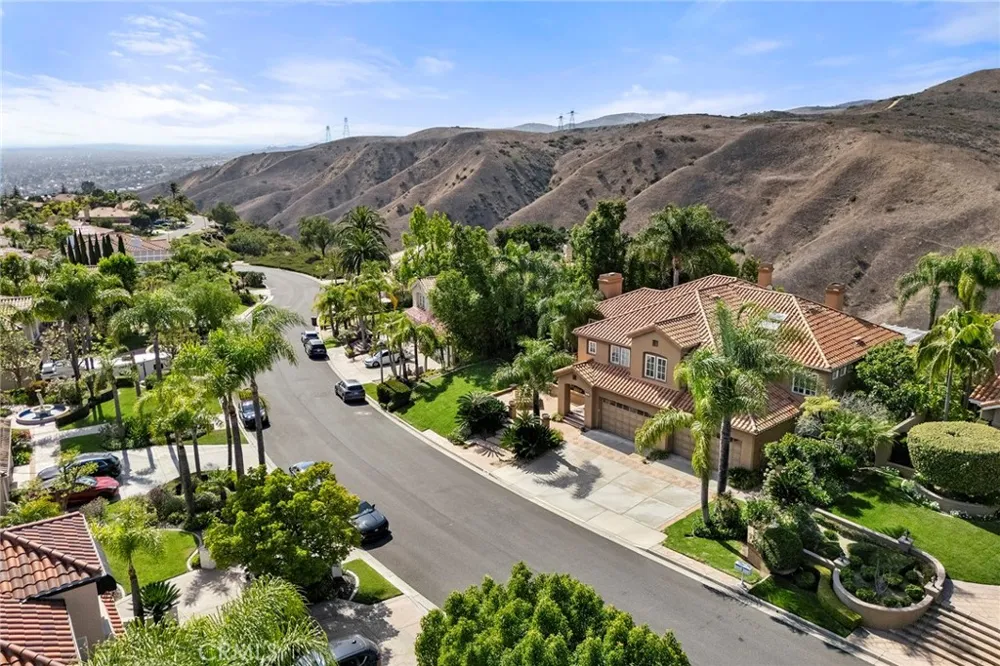 4890 Green Crest Yorba Linda, CA 92887