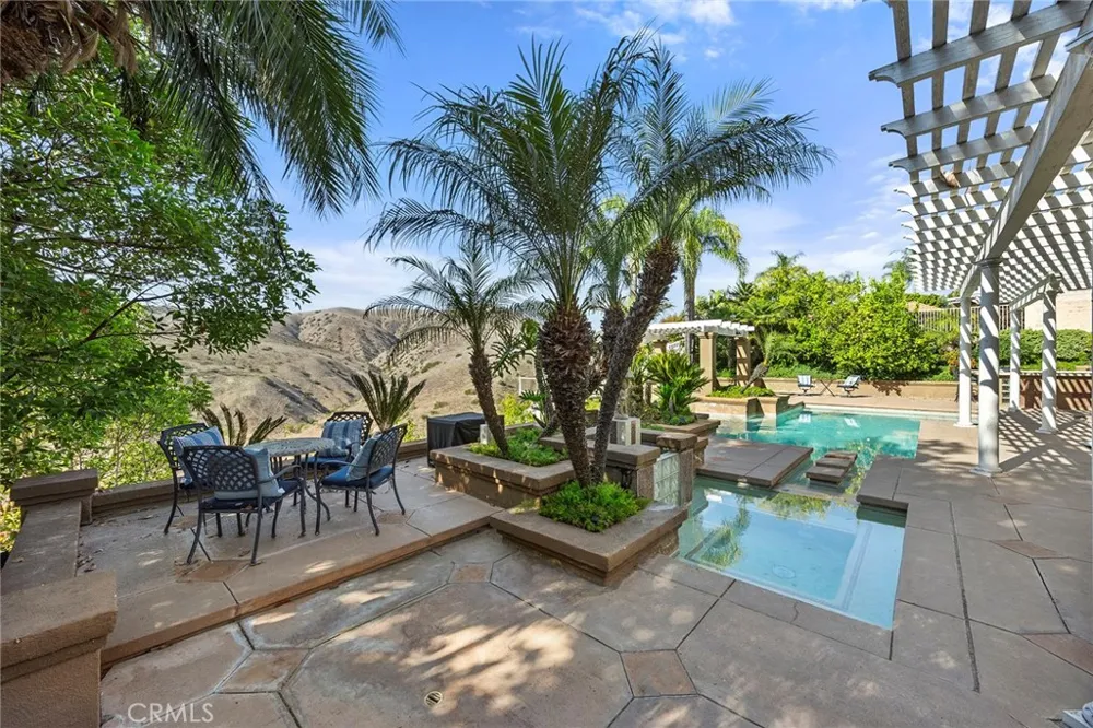 4890 Green Crest Yorba Linda, CA 92887