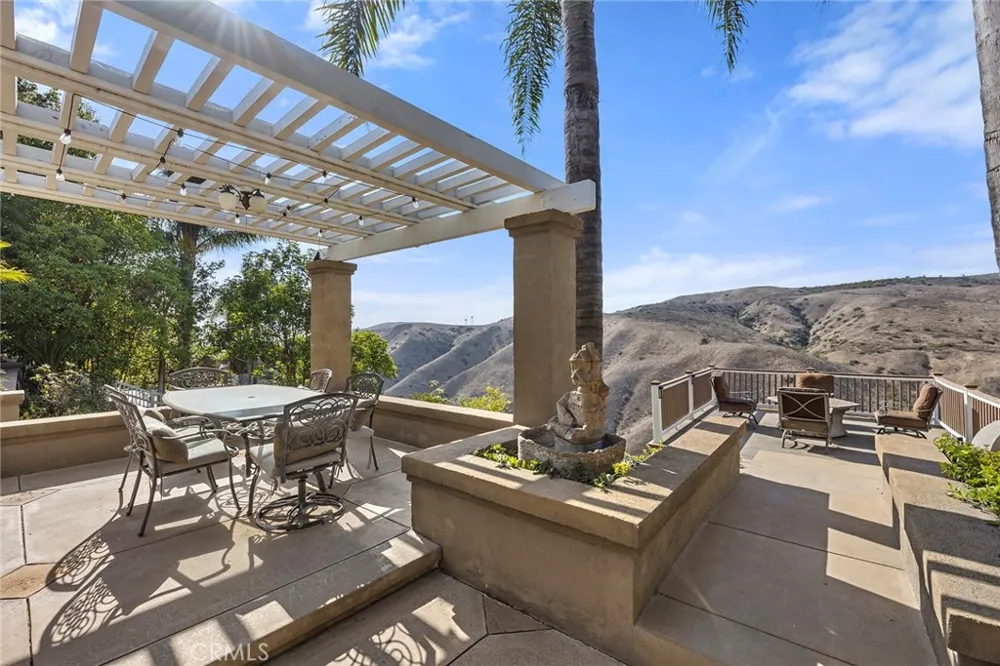 4890 Green Crest Yorba Linda, CA 92887