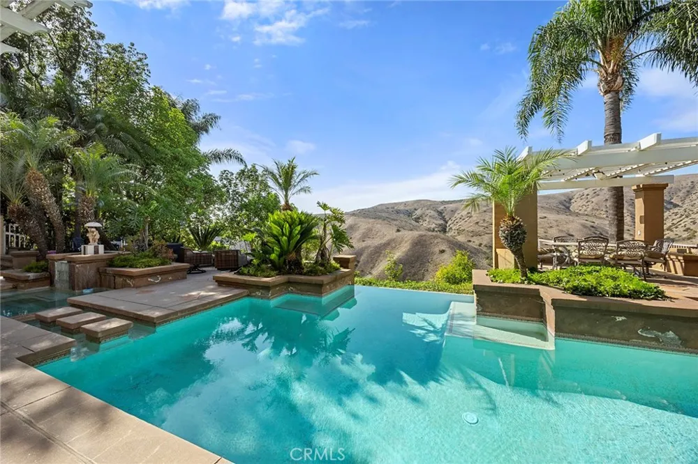 4890 Green Crest Yorba Linda, CA 92887