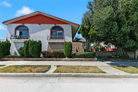 245 E Artesia