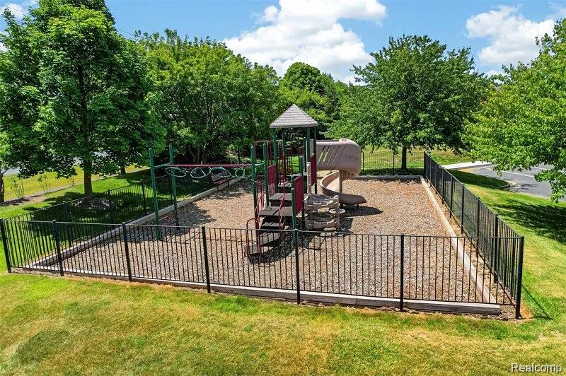 7197 Essex Drive York Charter Township, MI 48197
