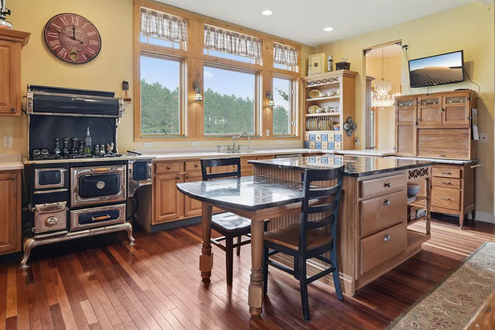 16186 200th Avenue Le Roy Township, MI 49655