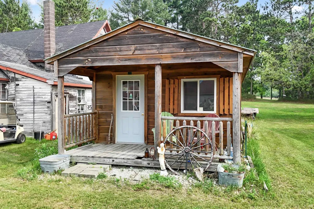 16186 200th Avenue Le Roy Township, MI 49655