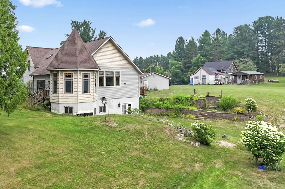 16186 200th Avenue Le Roy Township, MI 49655