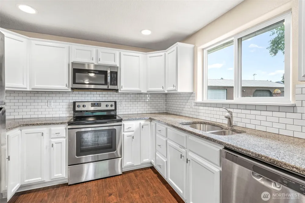 53 Michael St Cathlamet, WA 98612