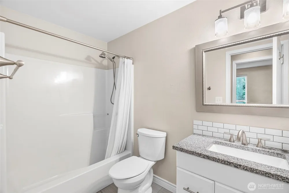 53 Michael St Cathlamet, WA 98612