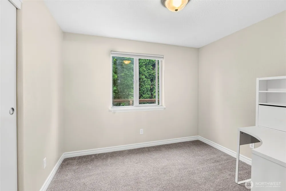 53 Michael St Cathlamet, WA 98612