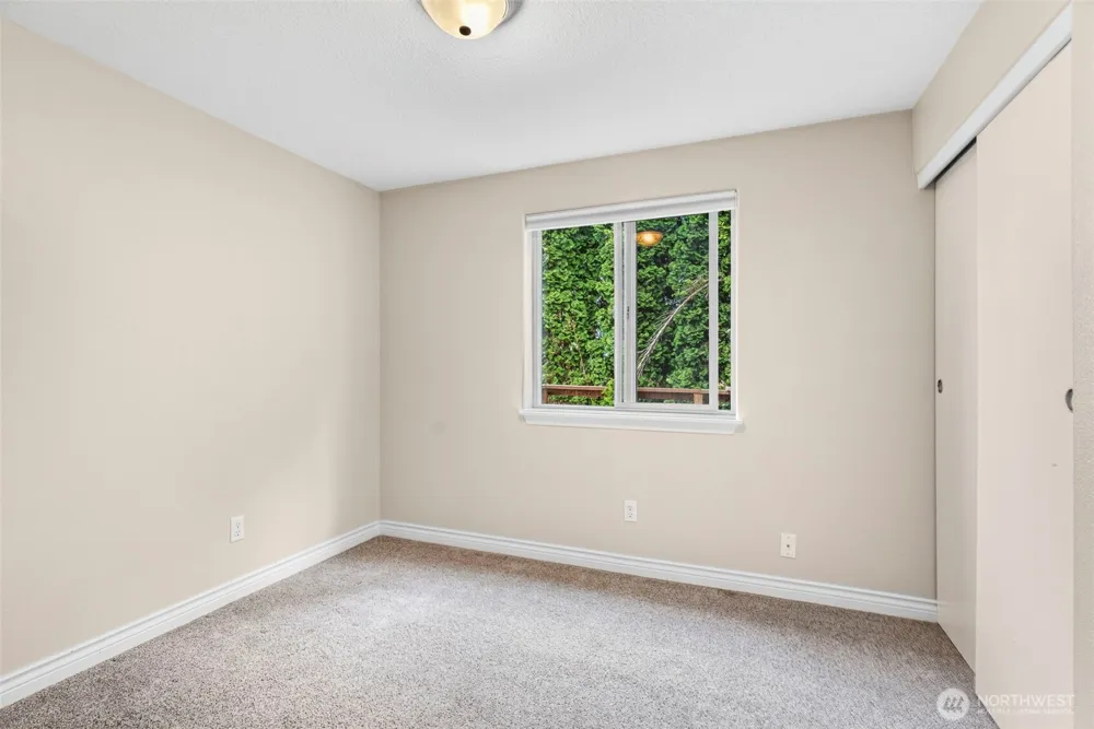 53 Michael St Cathlamet, WA 98612