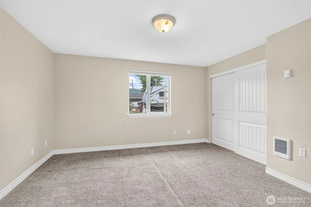 53 Michael St Cathlamet, WA 98612