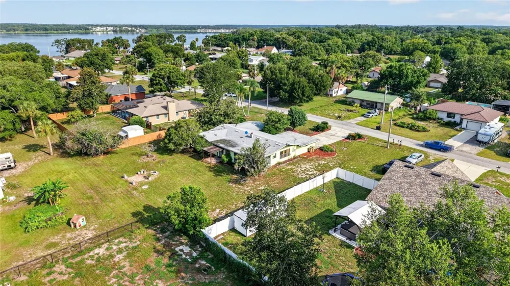 5216 SYDNEY ROAD Fruitland Park, FL 34731