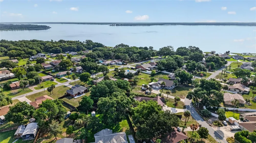 5216 SYDNEY ROAD Fruitland Park, FL 34731