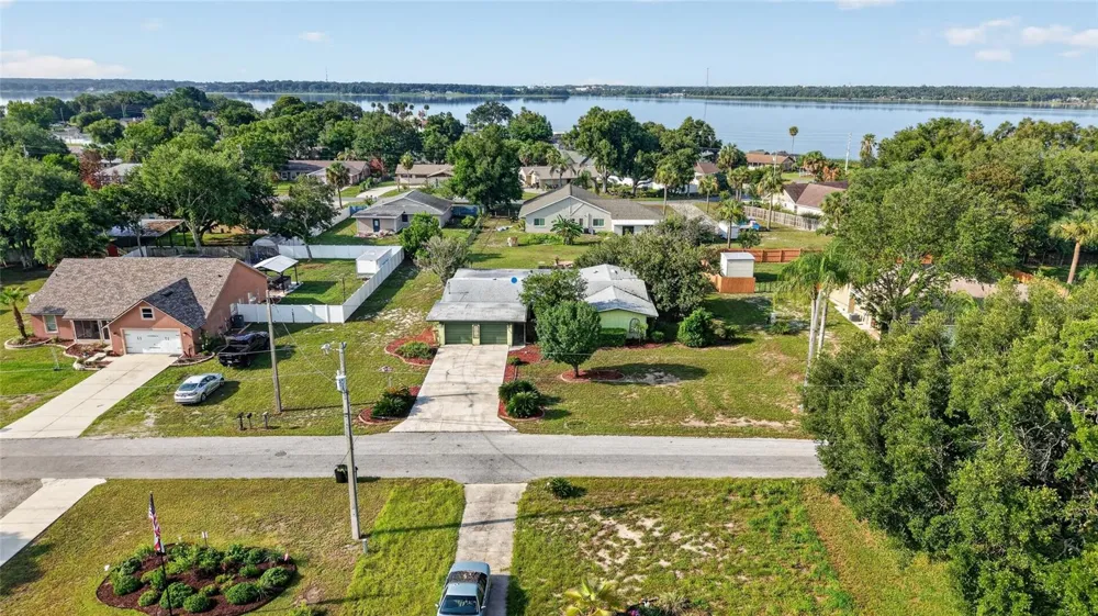5216 SYDNEY ROAD Fruitland Park, FL 34731