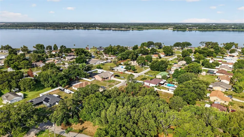 5216 SYDNEY ROAD Fruitland Park, FL 34731