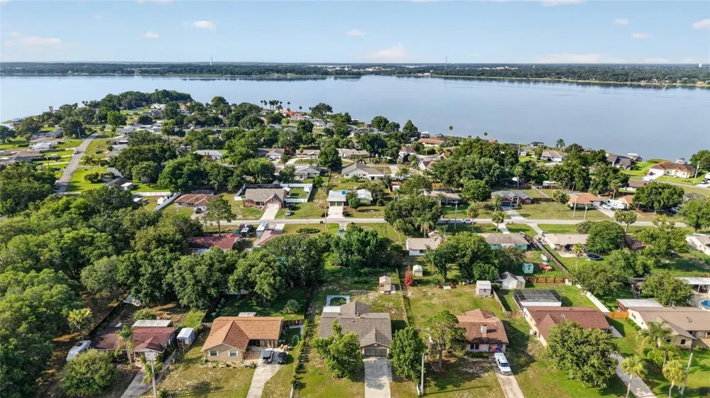 5216 SYDNEY ROAD Fruitland Park, FL 34731