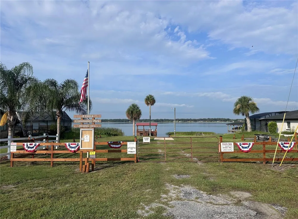5216 SYDNEY ROAD Fruitland Park, FL 34731