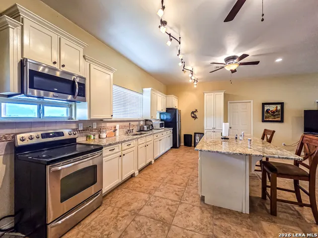 23885 FM 1021 El Indio, TX 78860