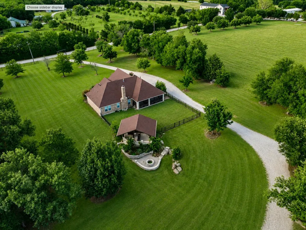16900 County Road 706 Leonard, TX 75452