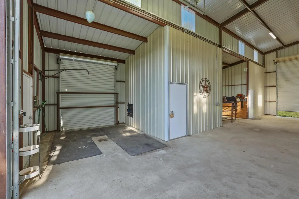 16900 County Road 706 Leonard, TX 75452