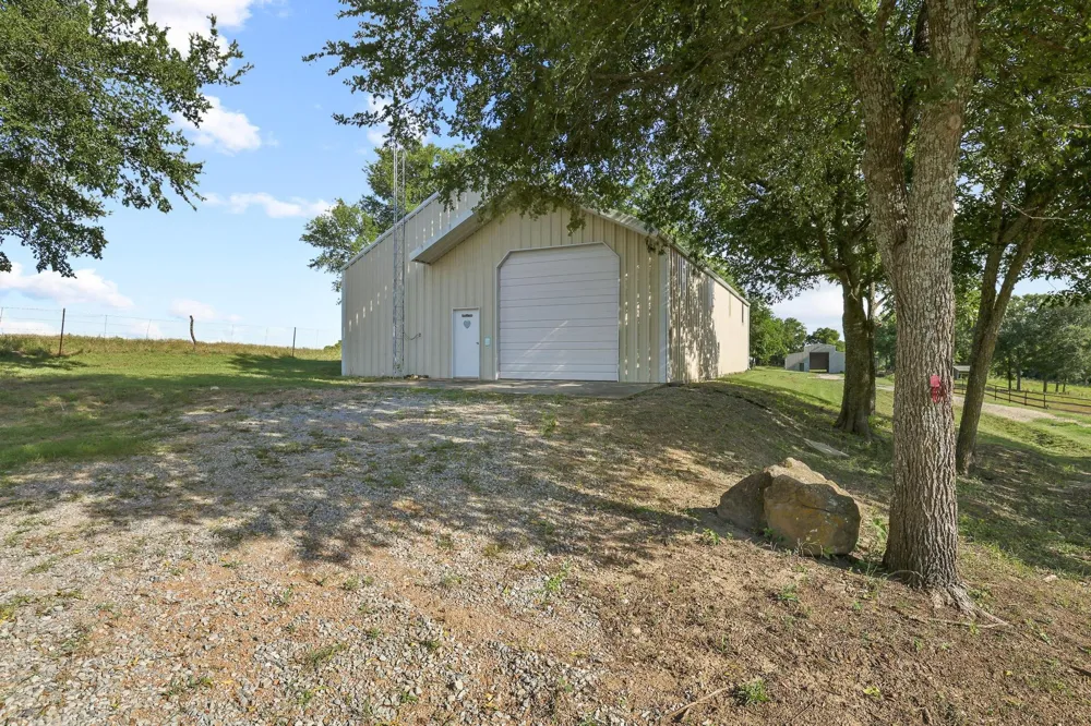 16900 County Road 706 Leonard, TX 75452