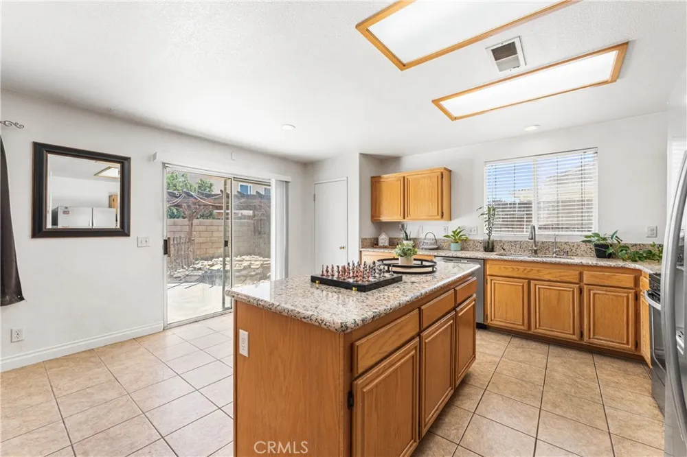 45420 Fairbanks Lancaster, CA 93534