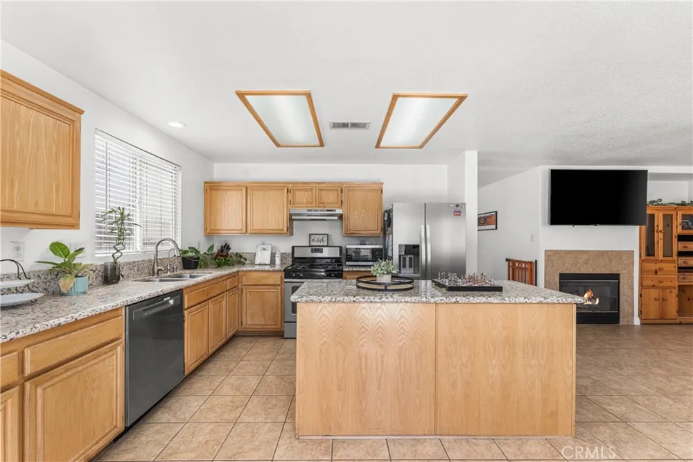 45420 Fairbanks Lancaster, CA 93534