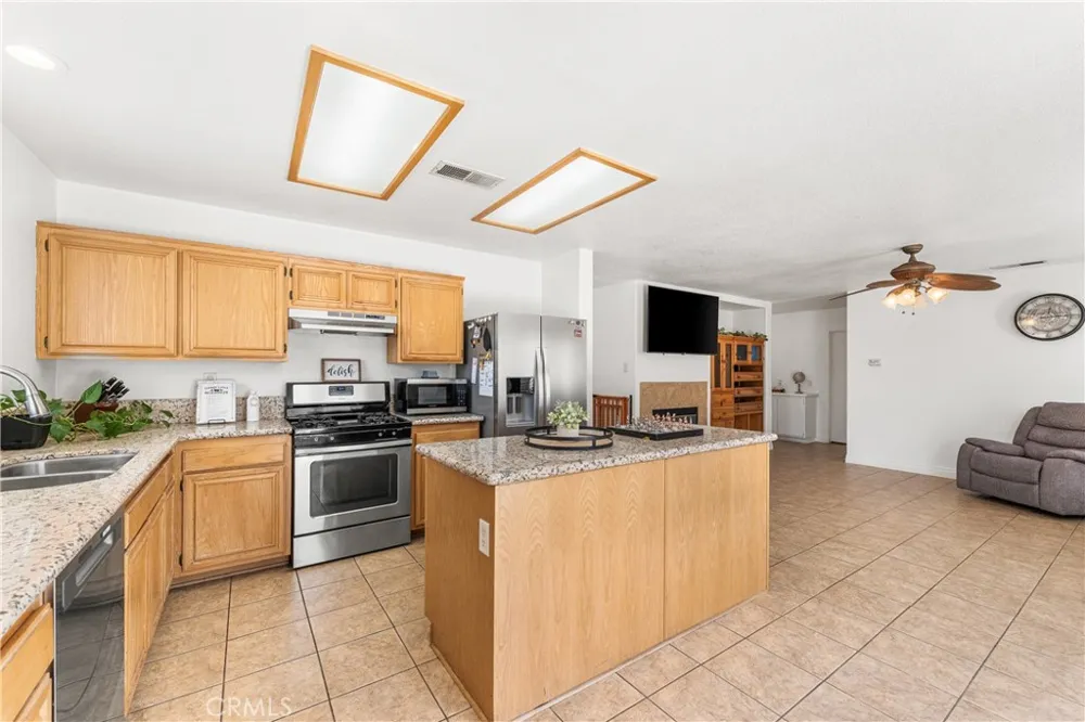 45420 Fairbanks Lancaster, CA 93534