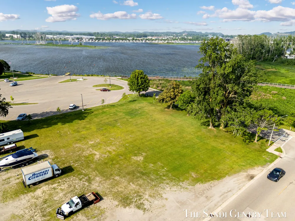 W Exchange Street Spring Lake, MI 49456
