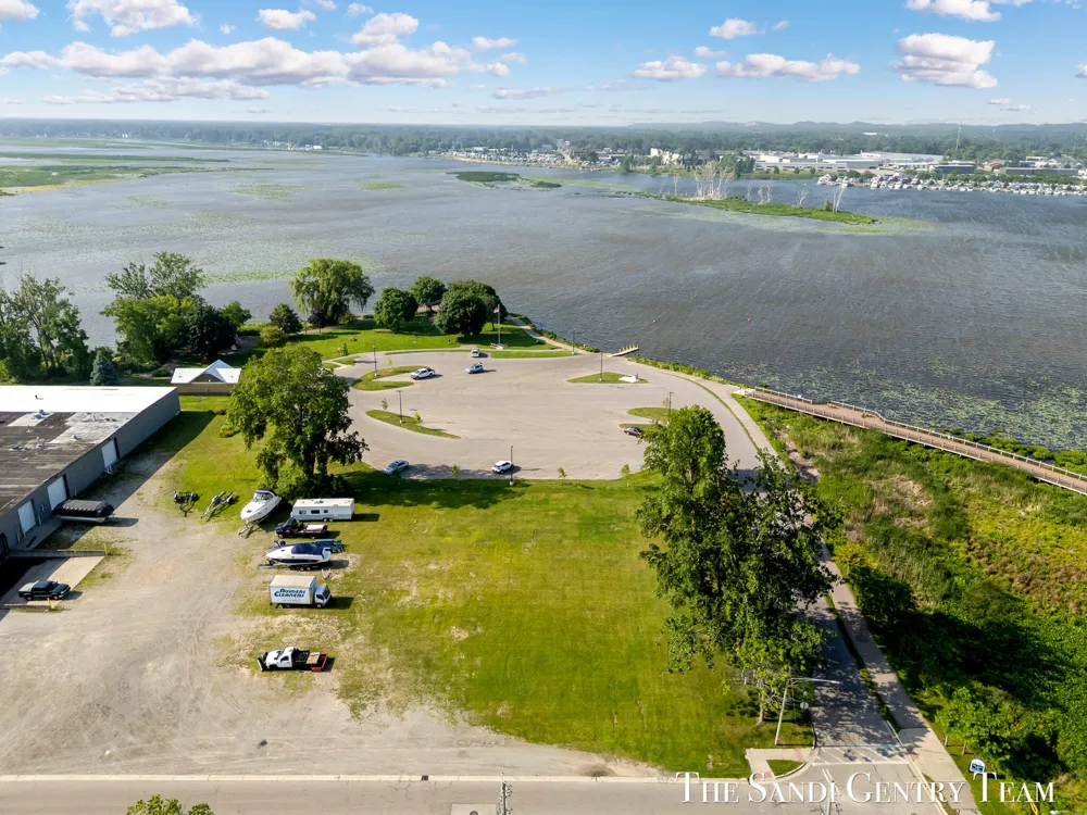 W Exchange Street Spring Lake, MI 49456