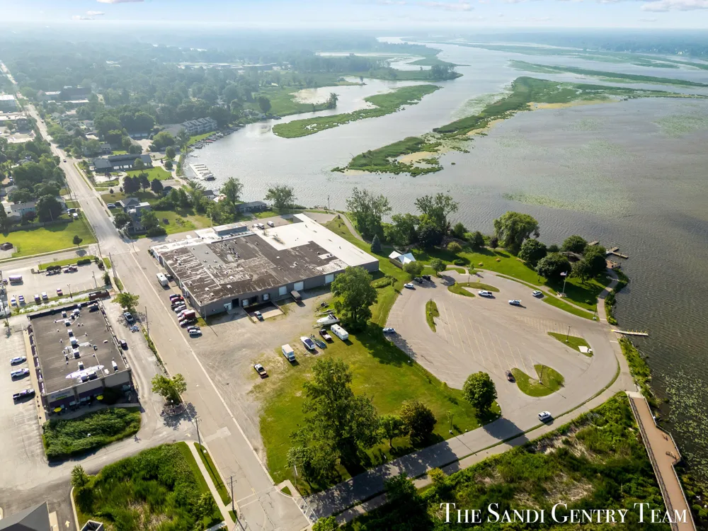 W Exchange Street Spring Lake, MI 49456