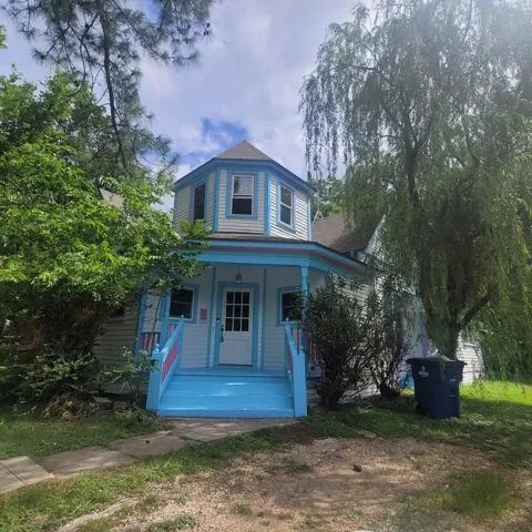 700 Dallas Street
