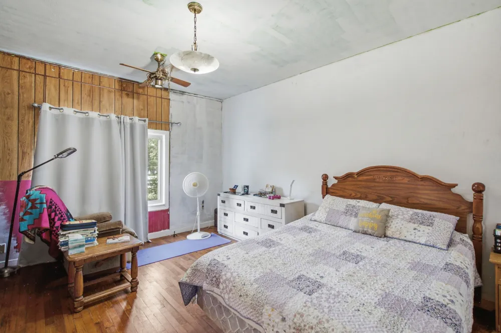 324 W Ross Avenue De Leon, TX 76444