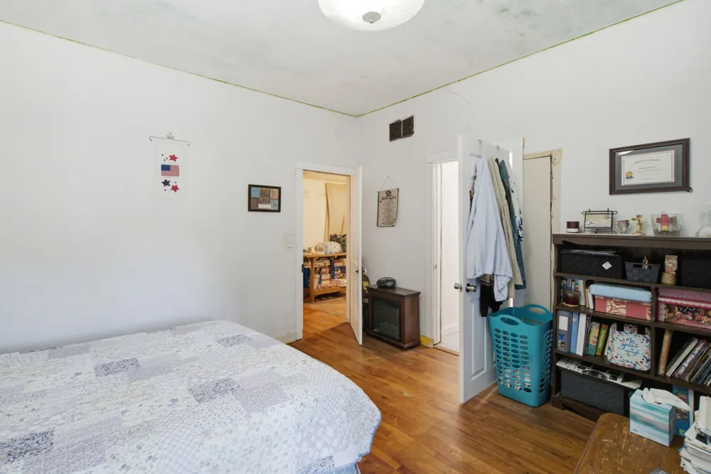 324 W Ross Avenue De Leon, TX 76444