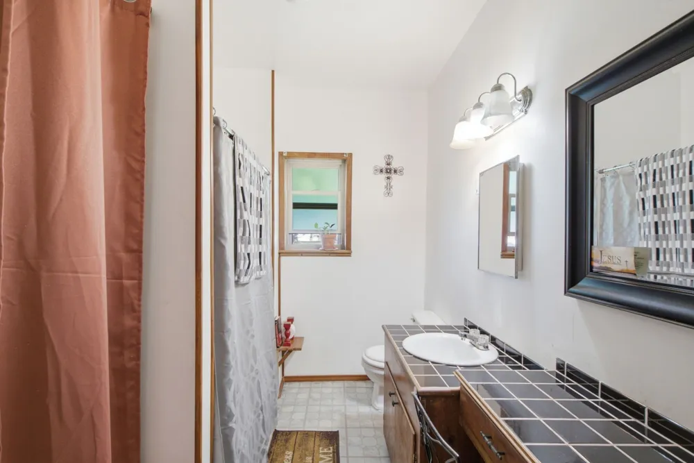 324 W Ross Avenue De Leon, TX 76444