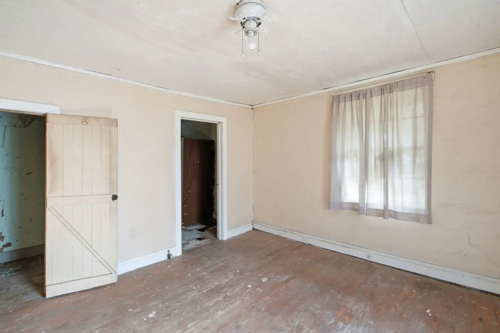 324 W Ross Avenue De Leon, TX 76444
