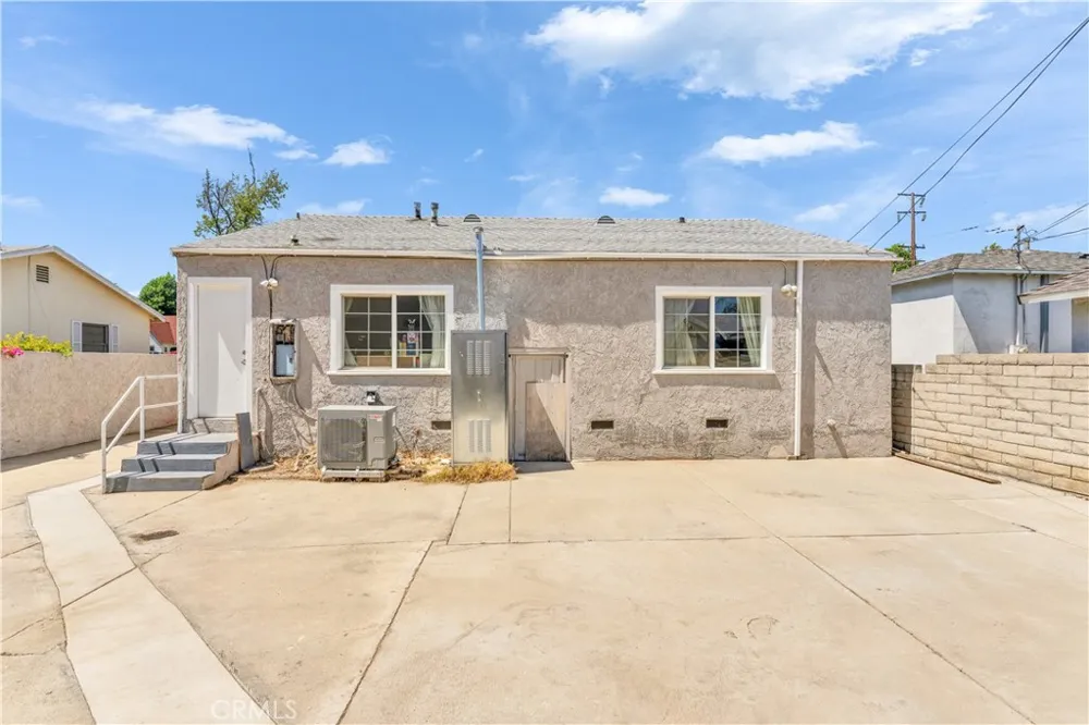656 E I Ontario, CA 91764