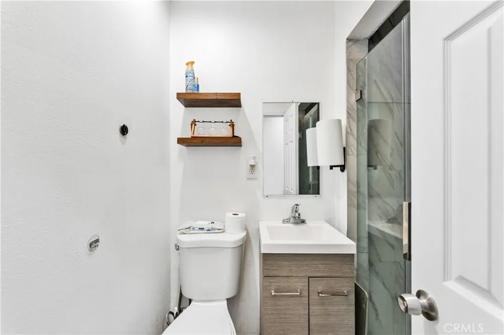 656 E I Ontario, CA 91764