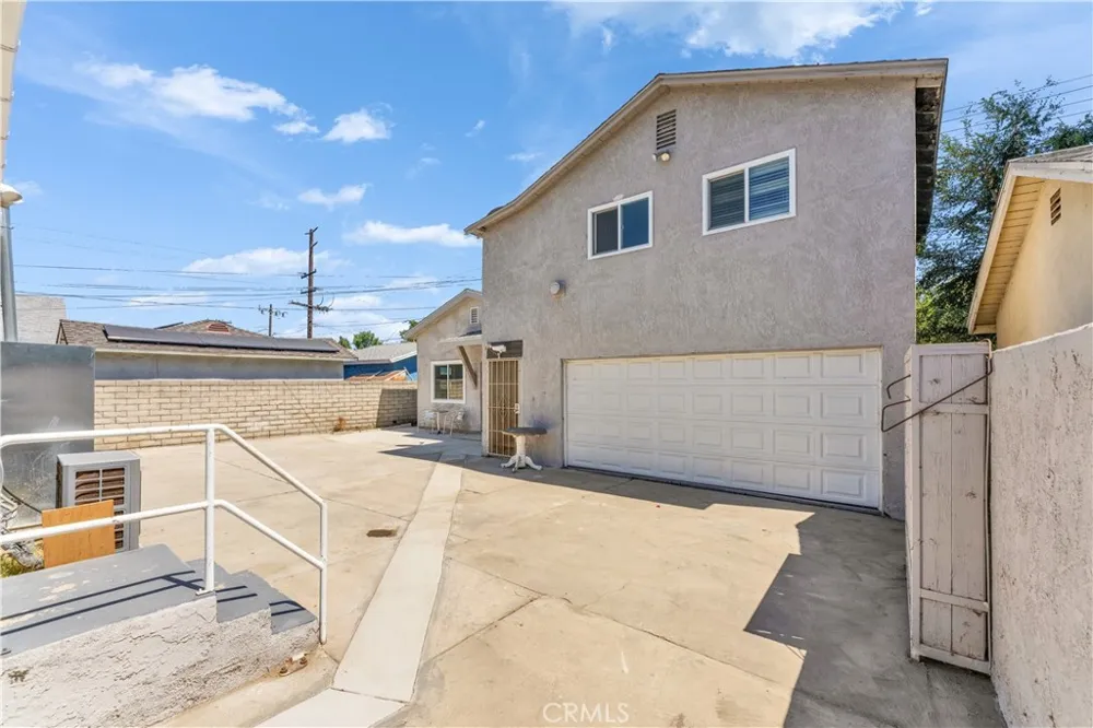 656 E I Ontario, CA 91764