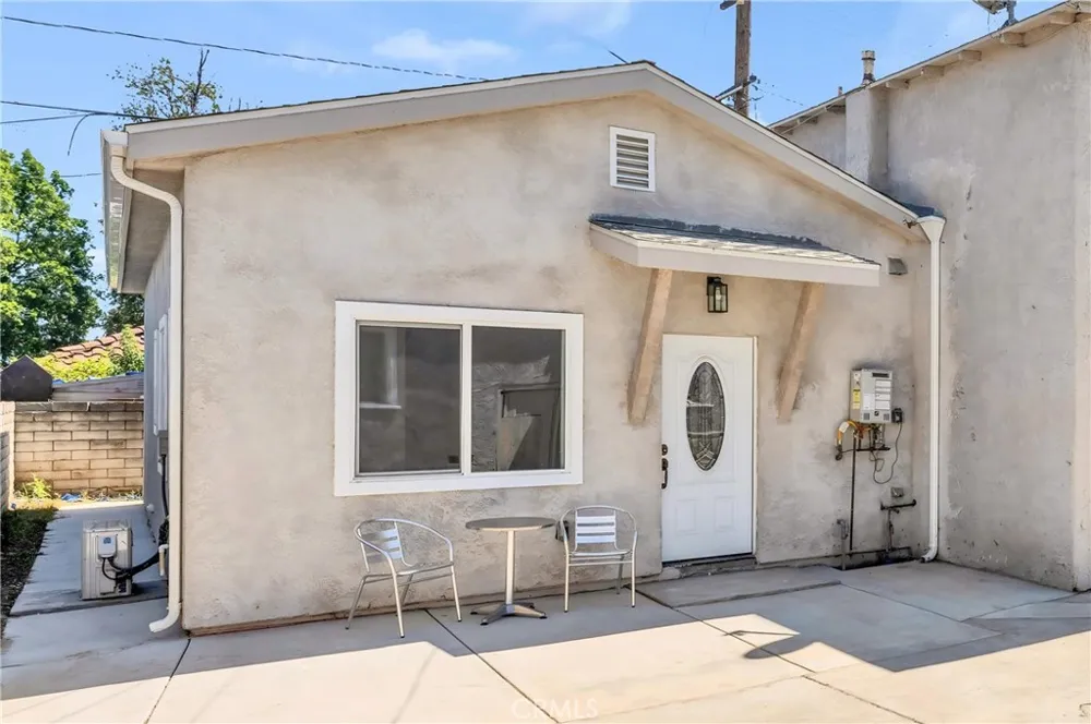 656 E I Ontario, CA 91764