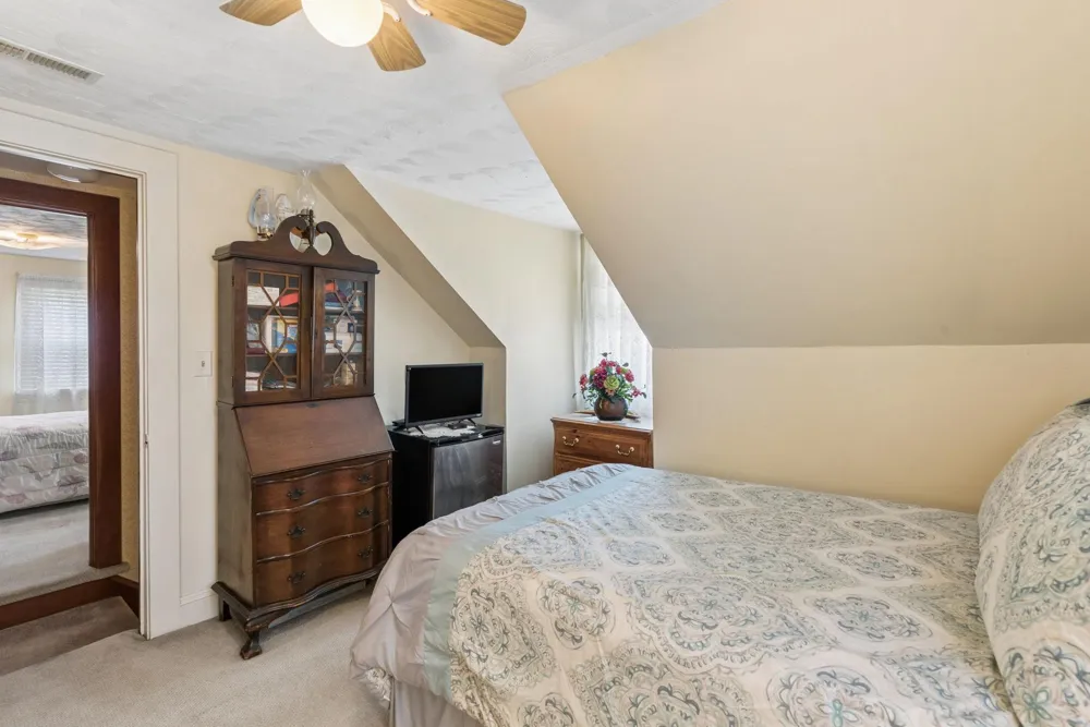19 OLD SOLOMONS ISLAND ROAD Annapolis, MD 21401