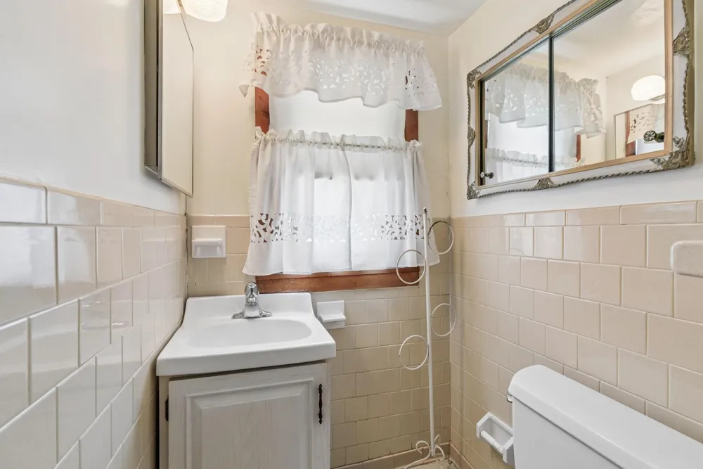 19 OLD SOLOMONS ISLAND ROAD Annapolis, MD 21401