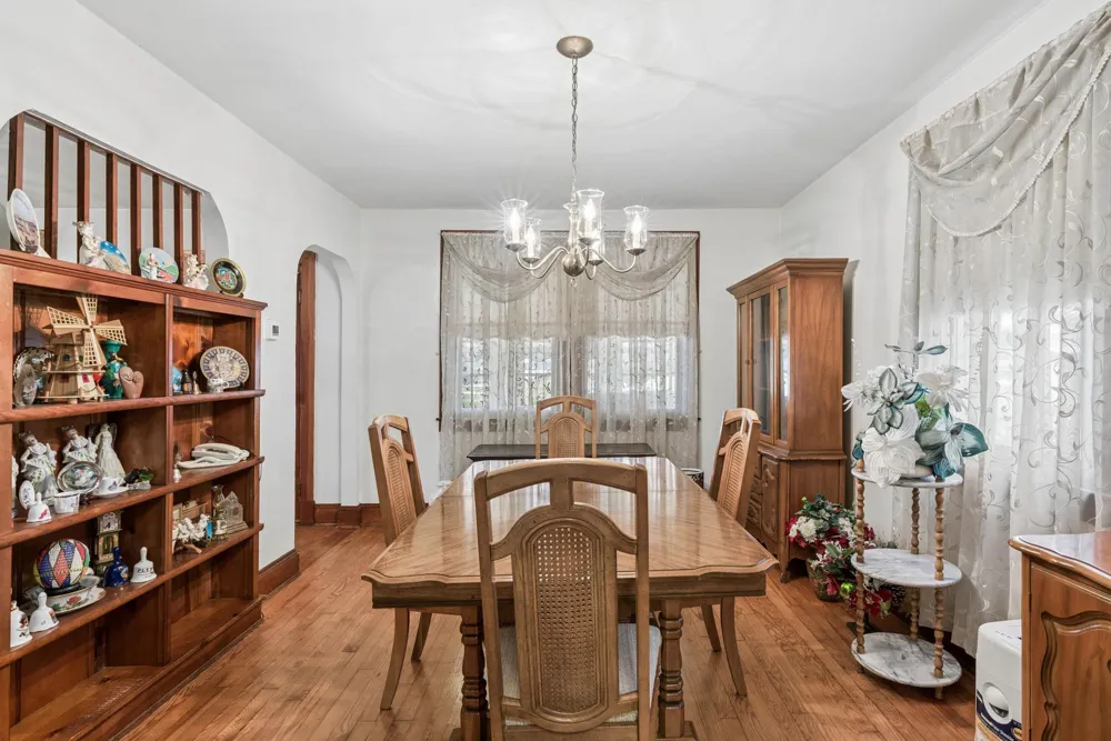 19 OLD SOLOMONS ISLAND ROAD Annapolis, MD 21401